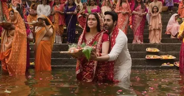 उत्सव और सिनेमा: आयुष्मान खुराना और शर्वरी वाघ के छठ पूजा दृश्यों ने बटोरी सुर्खियां