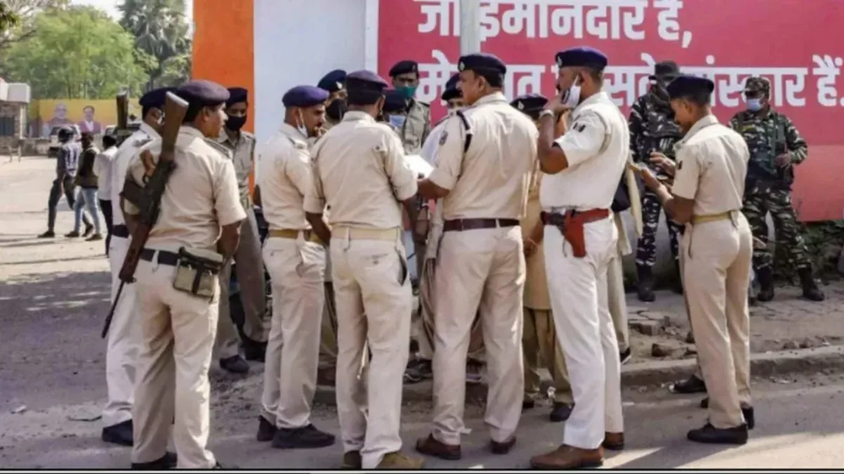 कड़ी कार्रवाई: बक्सर में छात्राओं से दुर्व्यवहार करने वाले दो शिक्षक बर्खास्त