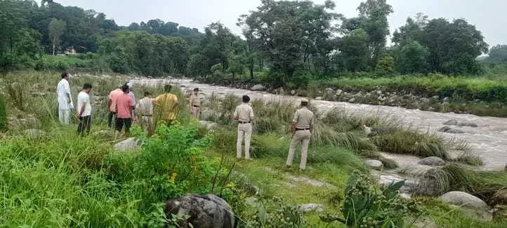 दुखद खोज: कांगड़ा जिले की बिनवा खड्ड से मिला लापता महिला का शव