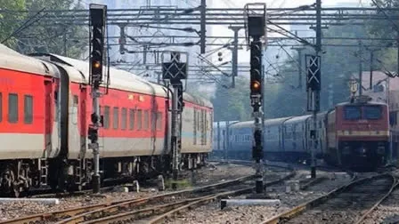 बदलाव का असर: 14 अक्टूबर से पुष्पक और गोरखपुर एक्सप्रेस समेत कई ट्रेनें नए रूट से दौड़ेंगी