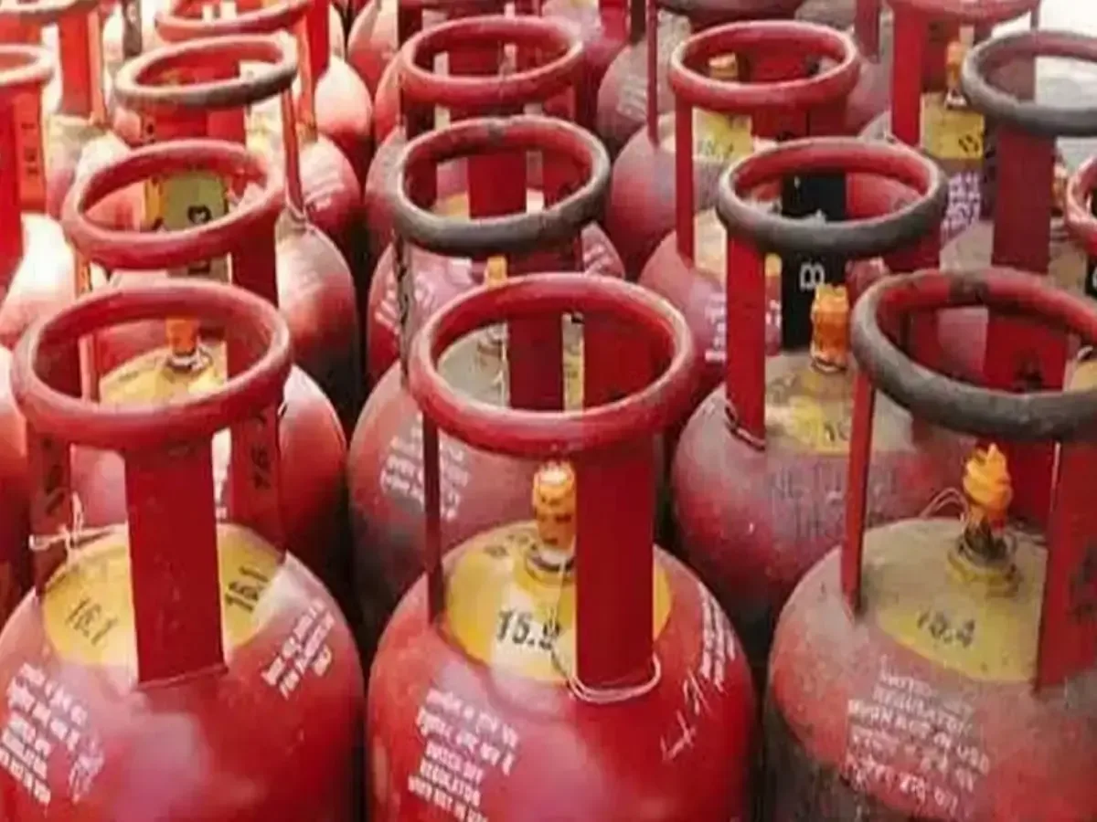 गैस कनेक्शन संकट: अयोध्या में छह महीने से नए एलपीजी कनेक्शन पूरी तरह ठप, उपभोक्ता ब्लैक मार्केट से सिलेंडर खरीदने को मजबूर