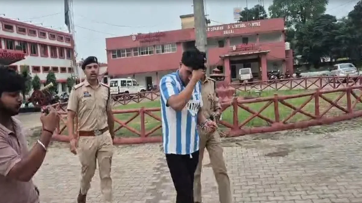 अनोखा आपराधिक मामला: इंजीनियरिंग के छात्र पढ़ाई के साथ-साथ सुबह की सैर पर निकलने वाले लोगों से छीनते थे चेन