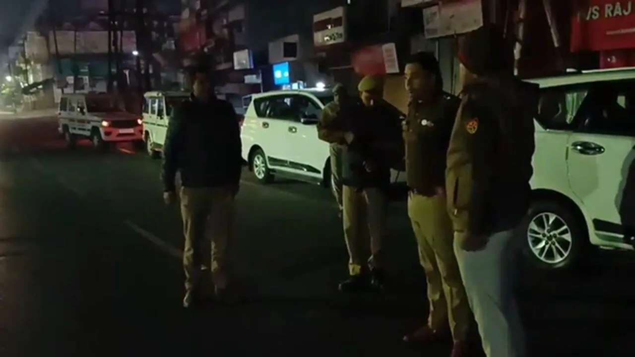 सड़क हादसा: गोरखपुर में बच्चों से भरा ऑटो पलटने से 5 घायल, 3 अस्पताल में भर्ती