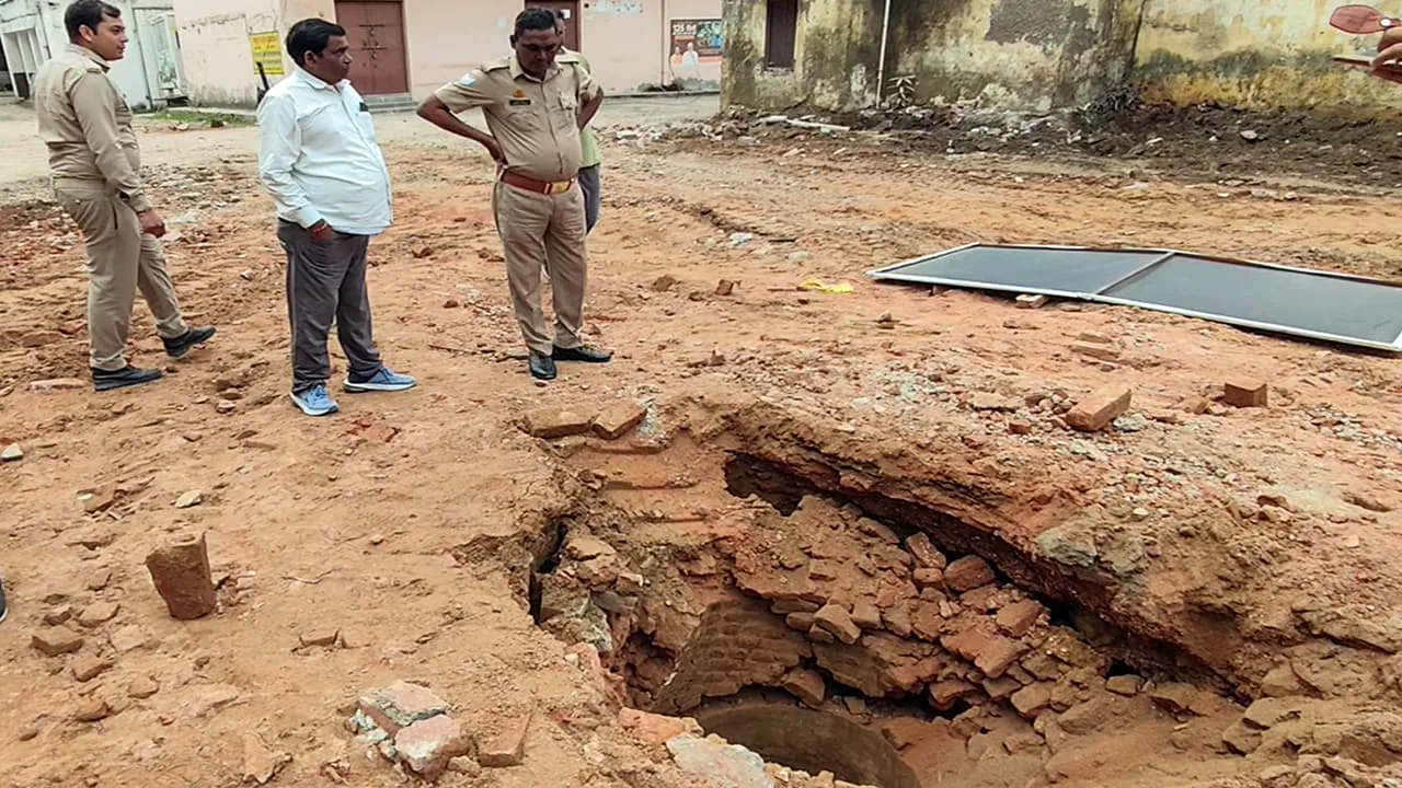 रहस्यमयी खोज: सहारनपुर में मस्जिद के मलबे के नीचे निकला 20 फीट गहरा प्राचीन कुआं