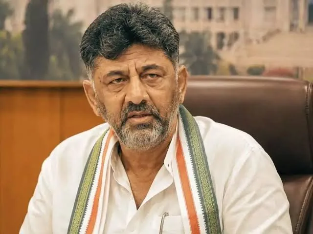 अनोखी खबरें: कर्नाटक के सीएम के अनुसार 12 विधायकों ने की दो शादियां और एमपी के दिव्यांग रामबरन ने रचा इतिहास