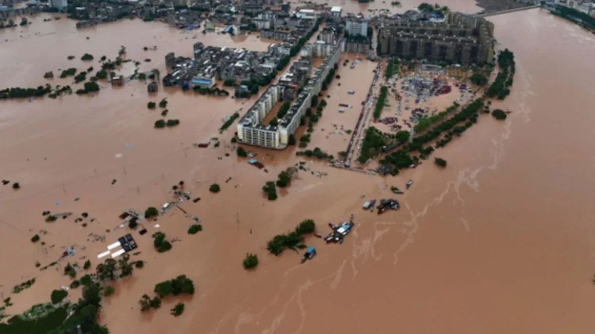 मौसम का कहर: तोक्यो और पूर्वी जापान के अन्य हिस्सों में भारी बारिश से जनजीवन प्रभावित