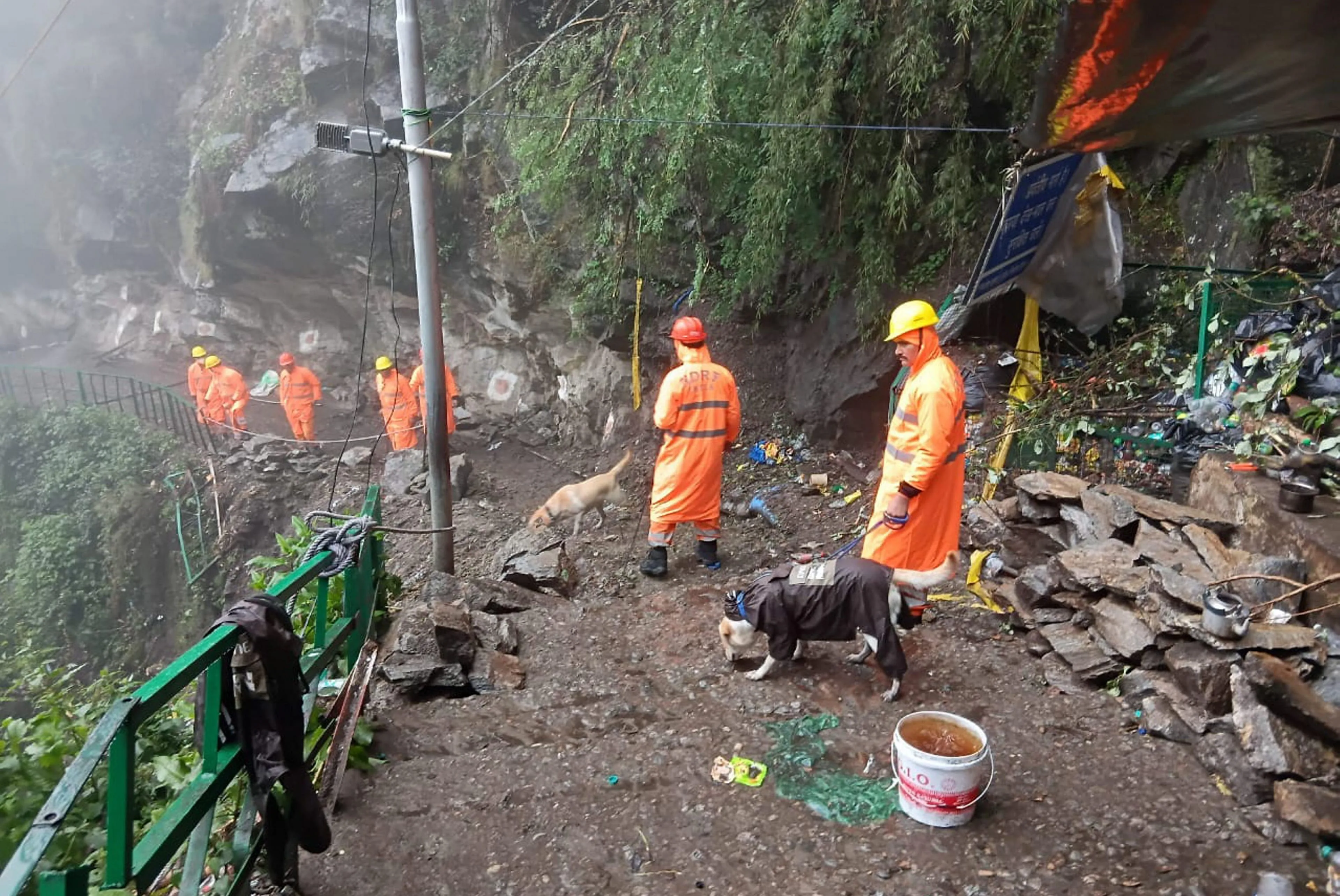 मौसम का कहर: उत्तराखंड में भारी बारिश और लैंडस्लाइड से केदारनाथ यात्रा रुकी