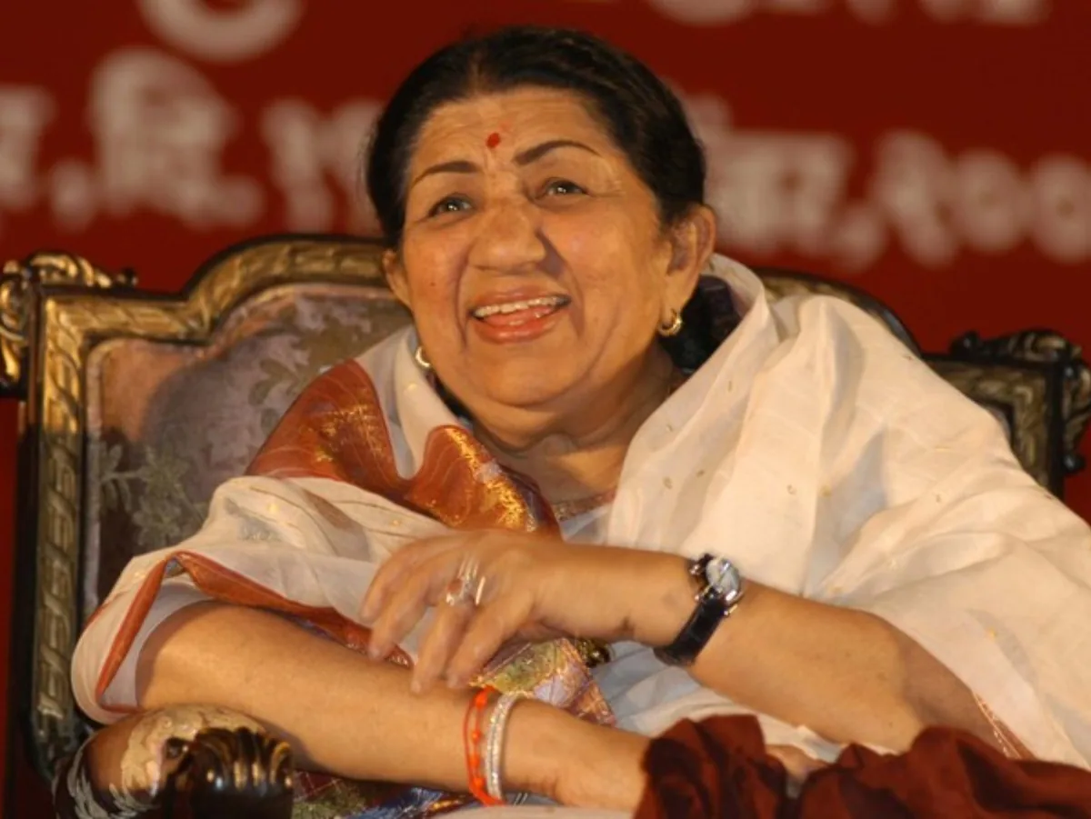 अविवाहित रहने का रहस्य: सुर कोकिला लता मंगेशकर का जीवन और पहला अधूरा प्यार