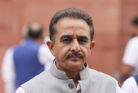 गोंडा पहुंचे केंद्रीय विदेश राज्य मंत्री कीर्तिवर्धन सिंह, बोले : जनता भाजपा के साथ