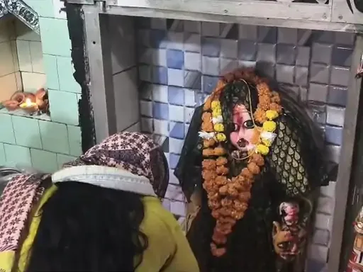 अवाहदेवी मंदिर में उत्सव: पहले नवरात्र पर दो हजार श्रद्धालुओं ने किए दर्शन