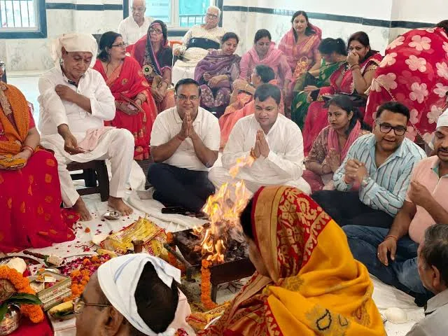 धार्मिक आयोजन: सुल्तानपुर में 130 पंडालों में हवन और 2100 कन्याओं का पूजन संपन्न