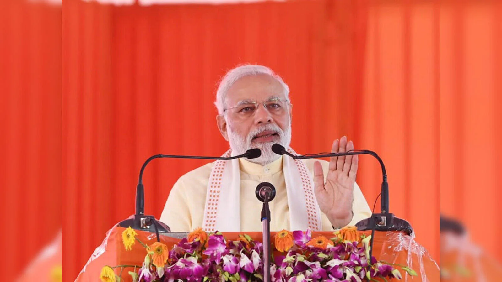 विशेष पूजा: प्रधानमंत्री नरेंद्र मोदी ने श्रीविनायक मंदिर में किए दर्शन