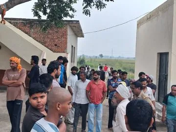 मंदिर में चोरी: ग्रेटर नोएडा के दनकौर क्षेत्र में हीस बाबा मंदिर से ढाई क्विंटल घंटे और अन्य सामान चोरी