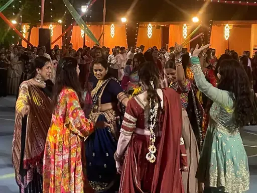 लखनऊ में उत्सव: इमार गोमती ग्रीन्स में दुर्गा पूजा और रामलीला का आयोजन