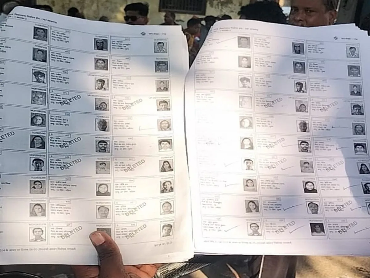 वोटर लिस्ट में खामियां: आजमगढ़ में 14 विकास यादव और गोरखपुर में 6 अनुराग मिले