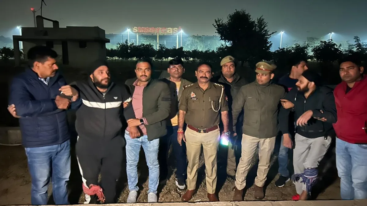 नोएडा मुठभेड़: सेक्टर 18 में पुलिस और बदमाशों के बीच गोलीबारी, दो गिरफ्तार