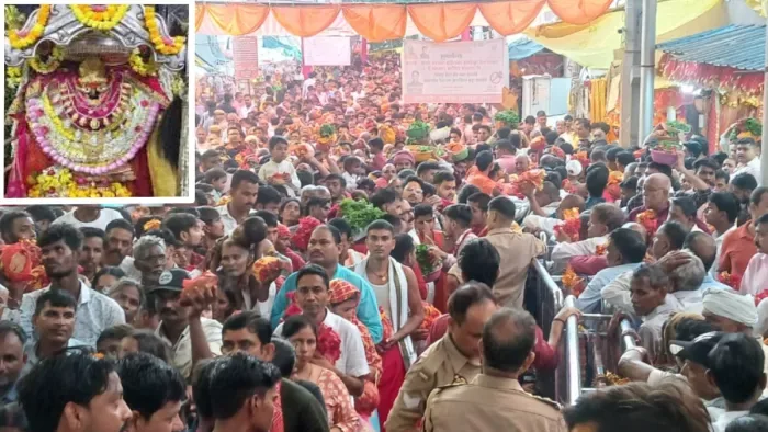 नवमी का पावन पर्व: सीतापुर रोड स्थित मां विंध्याचल देवी मंदिर में उमड़ी भक्तों की भारी भीड़