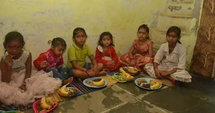 पाणिपत समाचार: दुर्गा अष्टमी पर कन्या पूजन कर लिया माता का आशीर्वाद