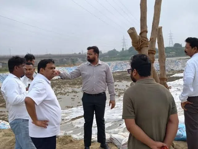 विसर्जन की तैयारी: गोरखपुर में प्रशासन ने मार्ग सुधार के लिए दिए कड़े निर्देश