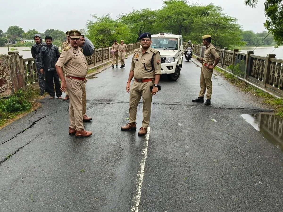 खस्ताहाल पुल: सीतापुर और हरदोई को जोड़ने वाले मार्ग पर गहरा संकट