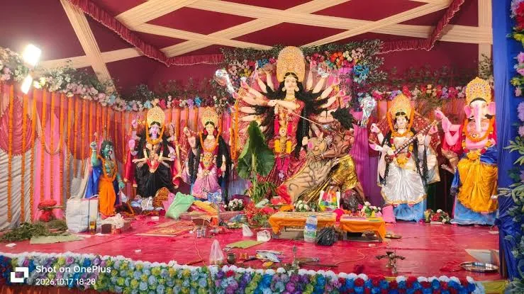 सांस्कृतिक कार्यक्रम का आयोजन: नवयुवक मां दुर्गा पूजा समिति ने किया शानदार प्रदर्शन