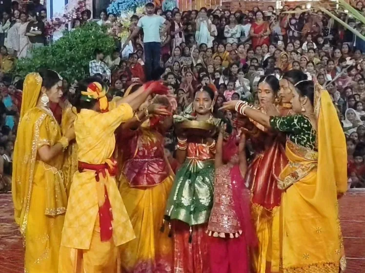 धार्मिक उत्सव का आरंभ: सूर्यगढ़ा में दांडिया महोत्सव की हुई शुरुआत