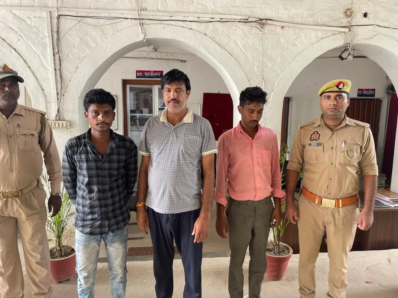 चंदौली में गोतस्करी का पर्दाफाश: एनएच-2 से पिकअप समेत दो आरोपी गिरफ्तार