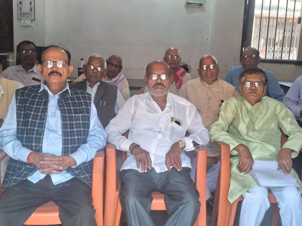 पेंशनर बैठक: गढ़वा में झारखंड पेंशनर्स कल्याण समाज की बैठक संपन्न