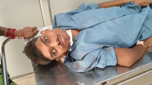 गाजीपुर अस्पताल हादसा: तीसरी मंजिल से गिरा मरीज, हालत गंभीर