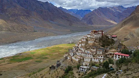 विश्व डाक दिवस 2026: डाक सेवाओं की उपयोगिता और स्पीति घाटी का अनूठा डाकघर