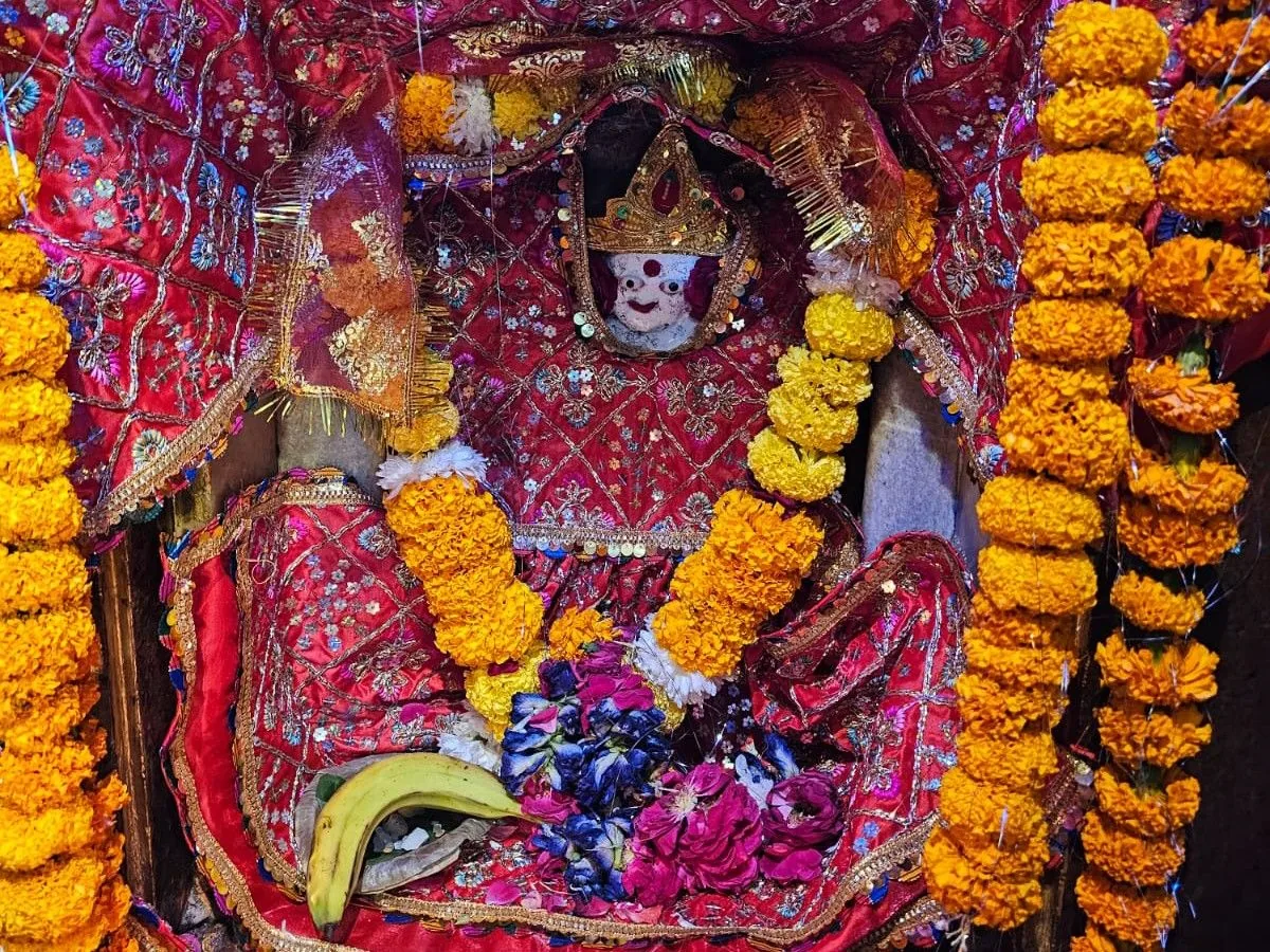 महाअष्टमी पर आयोजन: लखनऊ के गणेशगंज स्थित मां भुईयांन देवी मंदिर में हुआ भव्य जागरण