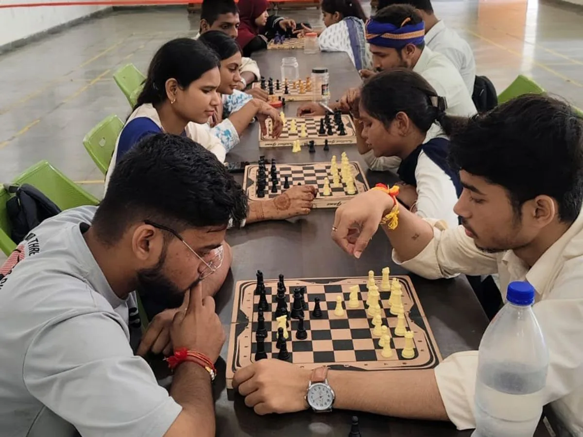 लखनऊ में शतरंज का रोमांच: शतरंज प्रतियोगिता में चार खिलाड़ियों ने हासिल की खिताबी जीत