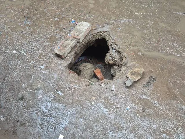सड़क की बदहाली: किशनपुर को जोड़ने वाला मार्ग खस्ताहाल, गड्ढों से जनता परेशान