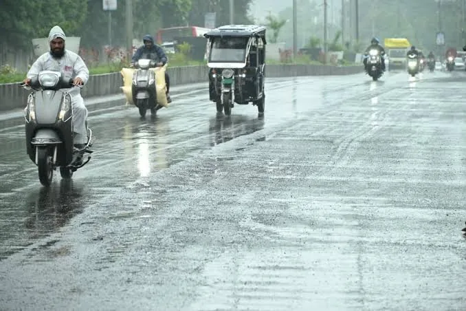 मौसम में बदलाव: देश के तेरह राज्यों से मानसून की वापसी की तैयारी और कई जगह भारी बारिश का अलर्ट