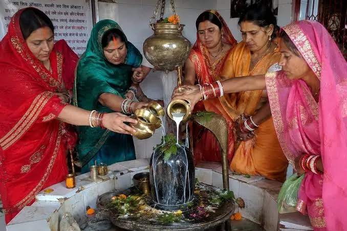 सरकारी पूजा संपन्न: भागलपुर के प्रसिद्ध बाबा भूतनाथ मंदिर में खुले भक्तों के लिए पट