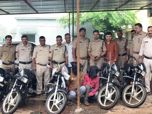 बाइक चोरी का खुलासा: चांदनी बाग पुलिस ने दो आरोपियों को दबोचा, एक मोटरसाइकिल बरामद