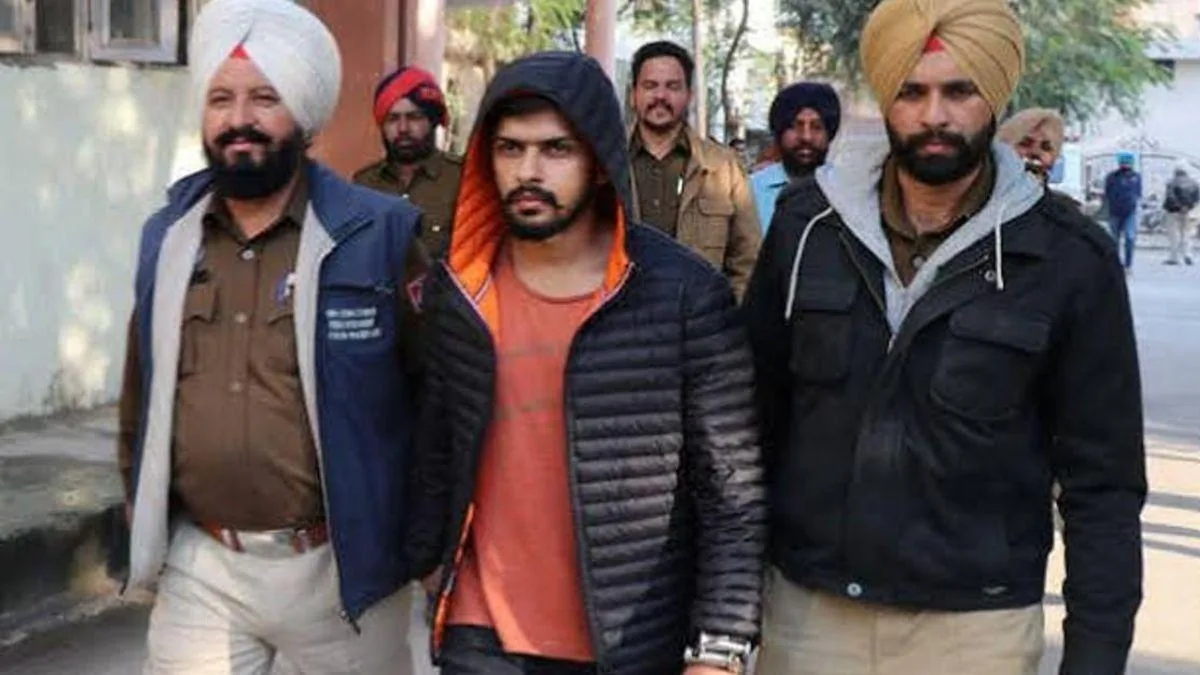 बड़ी कार्रवाई: पंचकूला में लॉरेंस बिश्नोई गैंग के दो शूटर मुठभेड़ के बाद गिरफ्तार