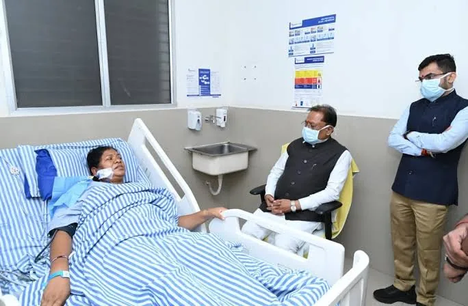 स्वास्थ्य अपडेट: अस्पताल पहुंचे मुख्यमंत्री विष्णुदेव साय, जशपुर विधायक का जाना हाल