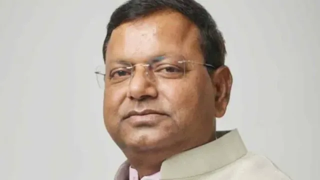 राजनीतिक बयानबाजी: अखिलेश यादव चुनावी प्रक्रिया पर सवाल न उठाएं, पंकज चौधरी का पलटवार