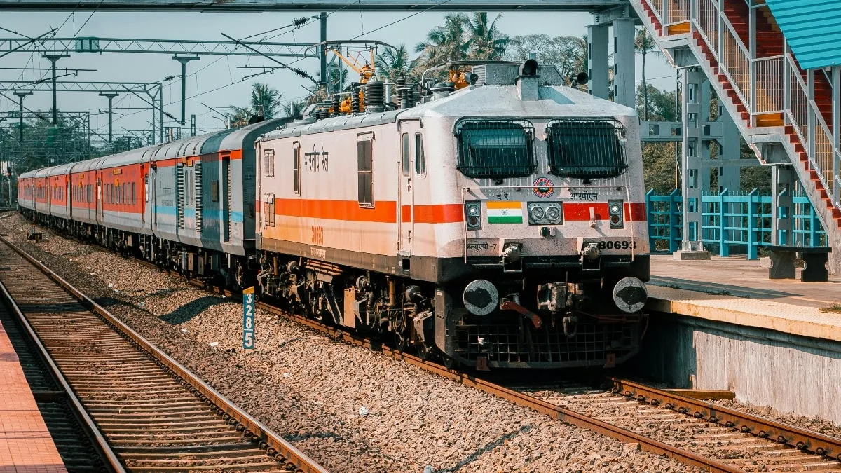 पीईटी परीक्षा: रेलवे ने परीक्षार्थियों की सुविधा के लिए विशेष रेल सेवाओं की घोषणा की