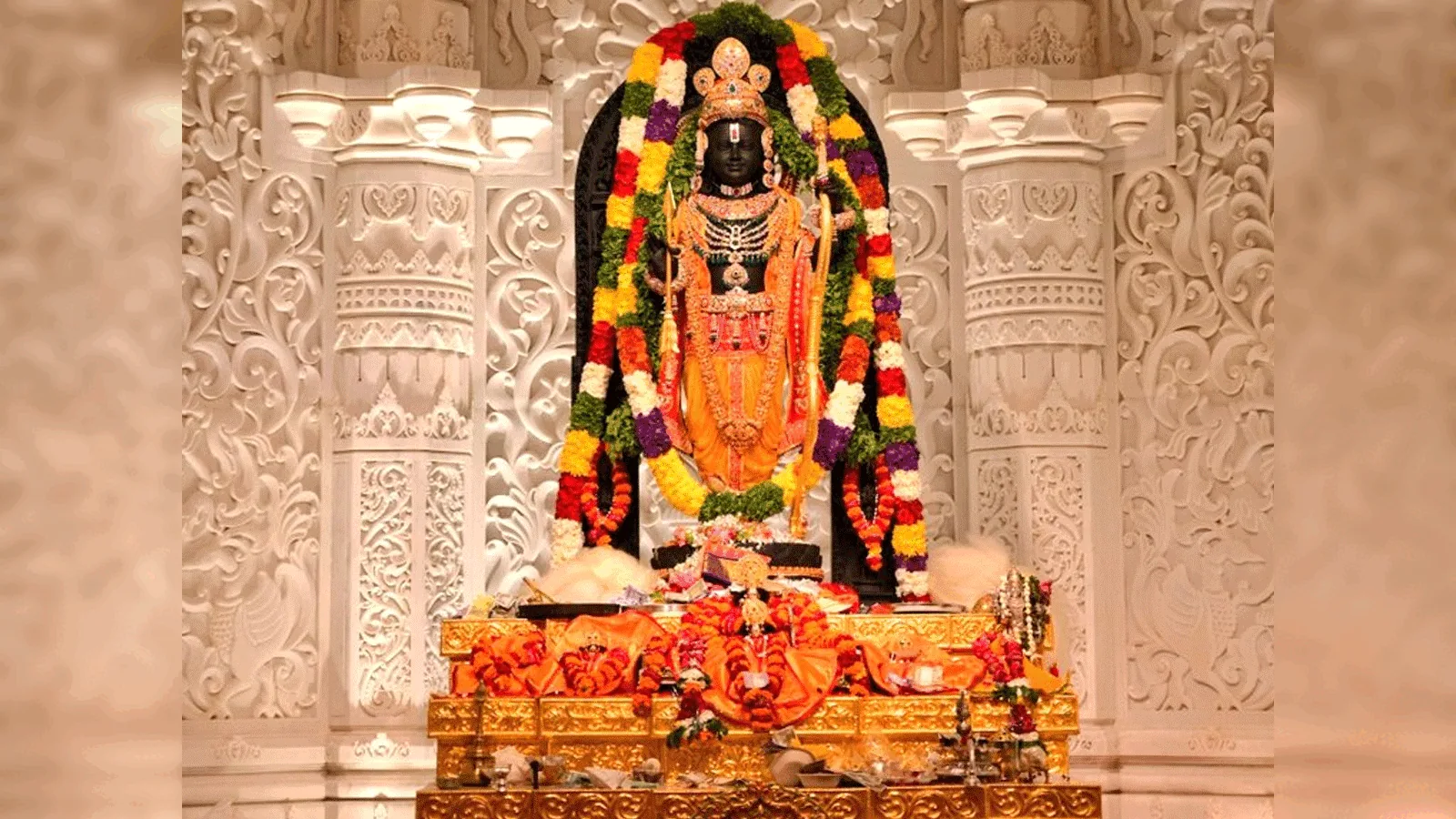 अलौकिक श्रृंगार: अयोध्या में श्री रामलला सरकार का हुआ दिव्य पूजन