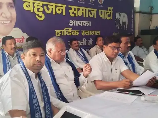 राजनीतिक यात्रा की तैयारी: बसपा कार्यकर्ताओं के लखनऊ जाने का कार्यक्रम तय