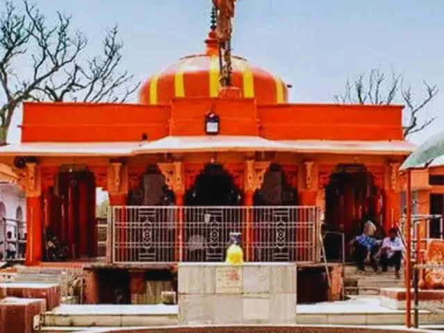 धार्मिक आस्था का केंद्र: राजस्थान के प्राचीन देवी मंदिरों में उमड़ती है भक्तों की भारी भीड़