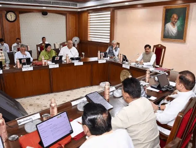 प्रशासनिक दबदबा: दिल्ली में मध्य प्रदेश के अधिकारियों की बढ़ती ताकत और नीतिगत असर