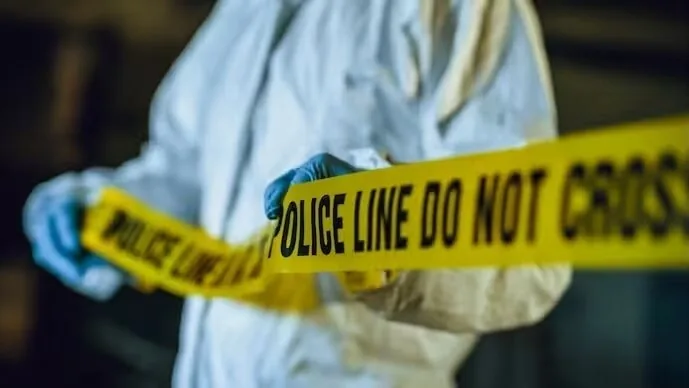 रहस्यमयी घटना: मंदिर जाने के लिए निकली महिला का शव जंगल में पेड़ से लटका मिला
