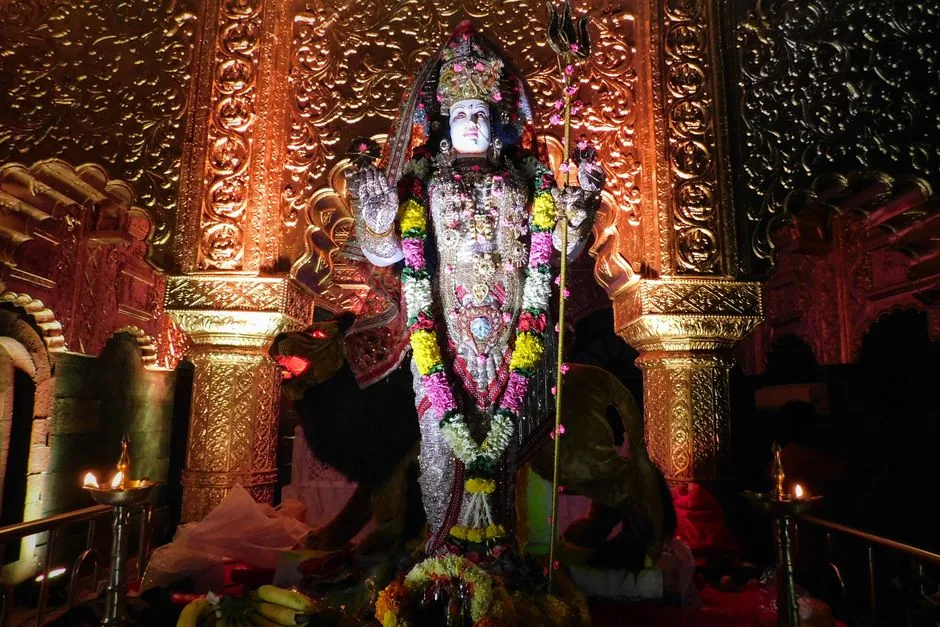 शनिवार का संयोग: सीतापुर में मां धूमावती के दर्शन का अवसर
