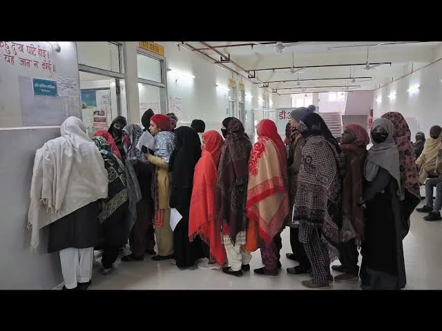 अस्पतालों में भारी भीड़: तीन दिन की छुट्टी के बाद लखनऊ में सर्दी-जुकाम और बुखार के मरीजों की संख्या में भारी बढ़ोतरी