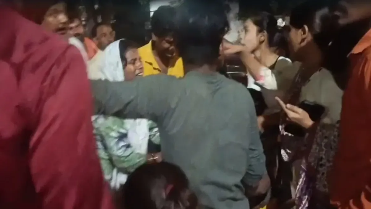 बड़ा हादसा: कानपुर में रावण दहन मेले के दौरान बैलून गैस सिलिंडर फटा, बच्ची समेत कई लोग घायल