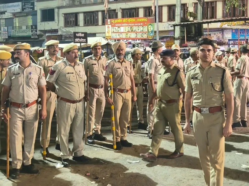 ठाकुरगंगटी में सुरक्षा चौकस: शारदीय नवरात्र के मद्देनजर पुलिस ने तेज की गश्त