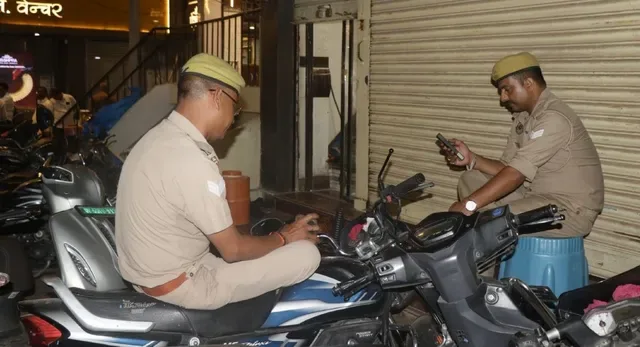 गोरखपुर में छापेमारी: हिंदी बाजार की सराफा मंडी में डीआरआई ने खंगाला सोना-चांदी का स्टॉक